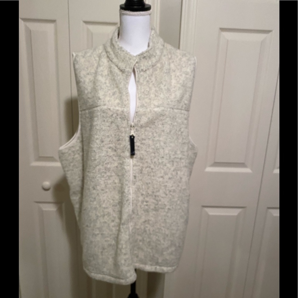 Venezia Jean Co Cream Sherpa Vest. Size 22/24